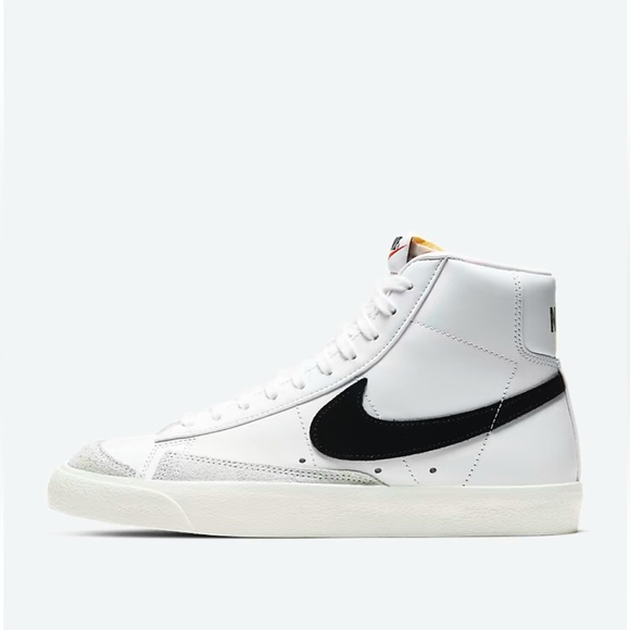 Nike Blazer Mid 77 NEW - Picture 1 of 8